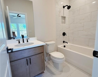 2450 Colliers Lane - Photo Thumbnail 57