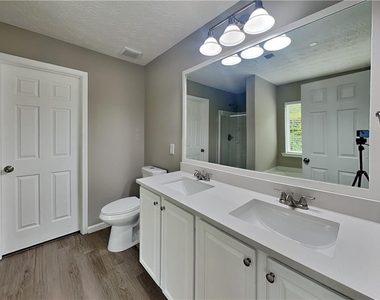 1517 Briarfield Way - Photo Thumbnail 9