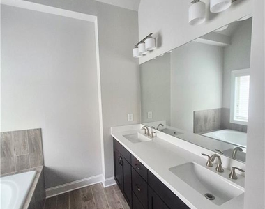 6596 Marlowe Glen Way - Photo Thumbnail 15