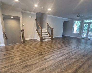 6596 Marlowe Glen Way - Photo Thumbnail 7