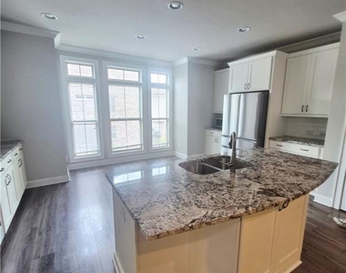 6596 Marlowe Glen Way - Photo Thumbnail 9