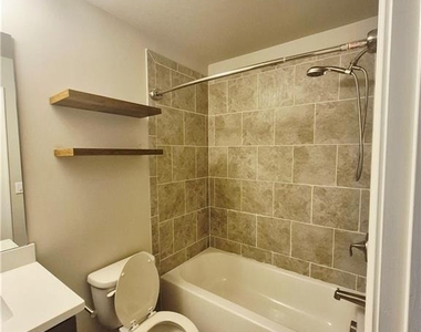6596 Marlowe Glen Way - Photo Thumbnail 4