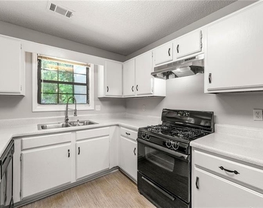 3040 Sand Wedge Circle Nw - Photo Thumbnail 8