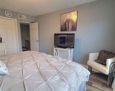 6980 Roswell Road - Photo Thumbnail 12
