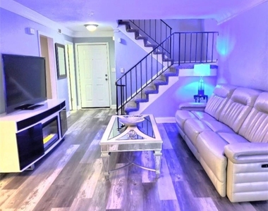 6980 Roswell Road - Photo Thumbnail 3