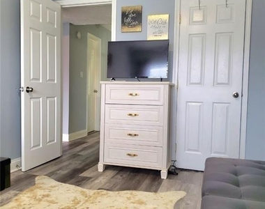 6980 Roswell Road - Photo Thumbnail 15