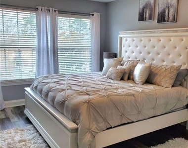 6980 Roswell Road - Photo Thumbnail 11