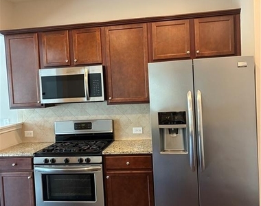1335 Hampton Oaks Drive - Photo Thumbnail 6