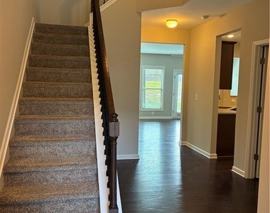 1335 Hampton Oaks Drive - Photo Thumbnail 1