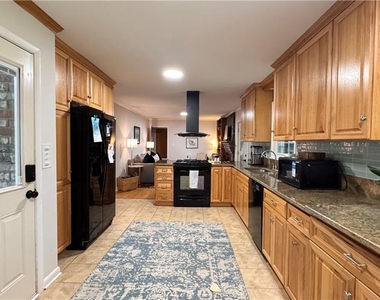 3082 Greenbrook Way Ne - Photo Thumbnail 7