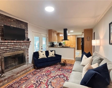 3082 Greenbrook Way Ne - Photo Thumbnail 4