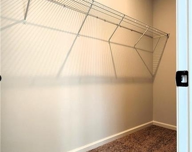 800 Cameron Trail - Photo Thumbnail 34
