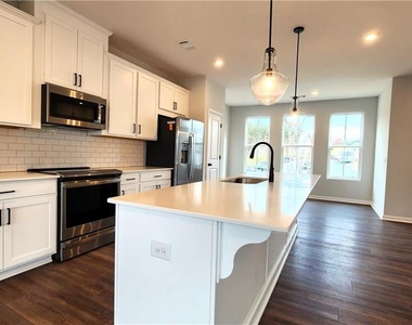 800 Cameron Trail - Photo Thumbnail 19