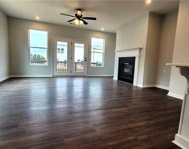 800 Cameron Trail - Photo Thumbnail 9