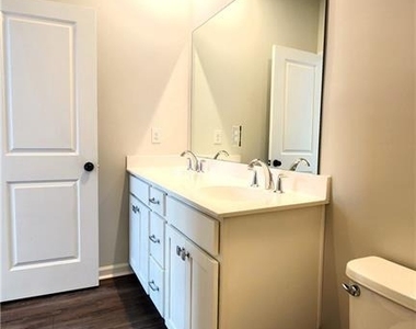 800 Cameron Trail - Photo Thumbnail 39