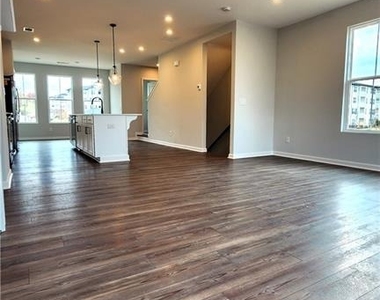800 Cameron Trail - Photo Thumbnail 13