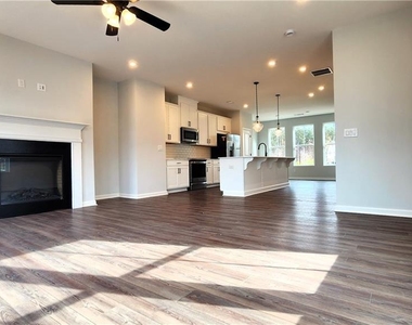 800 Cameron Trail - Photo Thumbnail 16