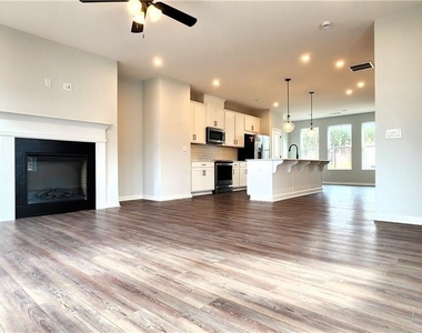 800 Cameron Trail - Photo Thumbnail 17