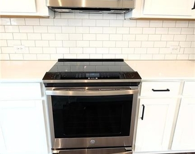 800 Cameron Trail - Photo Thumbnail 21