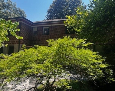 564 Wimbledon Road Ne - Photo Thumbnail 3