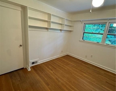 564 Wimbledon Road Ne - Photo Thumbnail 9