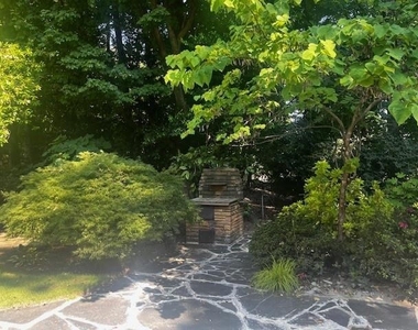 564 Wimbledon Road Ne - Photo Thumbnail 18