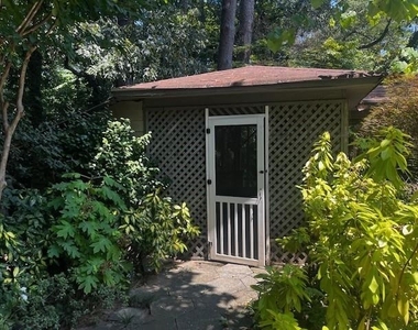 564 Wimbledon Road Ne - Photo Thumbnail 15