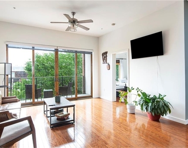 333 Nelson Street Sw - Photo Thumbnail 4