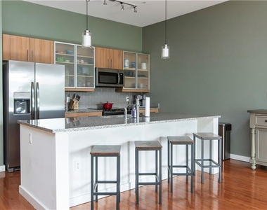 333 Nelson Street Sw - Photo Thumbnail 2