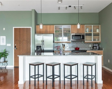 333 Nelson Street Sw - Photo Thumbnail 3
