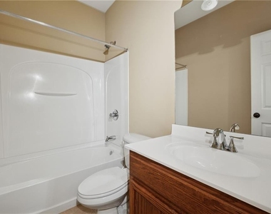 6153 Indian Wood Circle Se - Photo Thumbnail 4