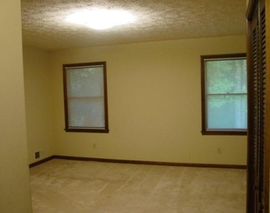 220 Lantern Ridge Court - Photo Thumbnail 17