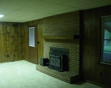 220 Lantern Ridge Court - Photo Thumbnail 4