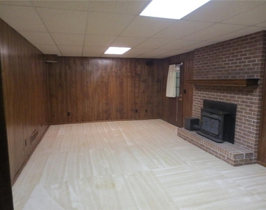 220 Lantern Ridge Court - Photo Thumbnail 9