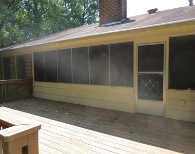 220 Lantern Ridge Court - Photo Thumbnail 6