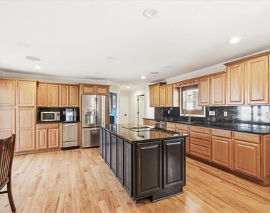 6340 Reives Road - Photo Thumbnail 7