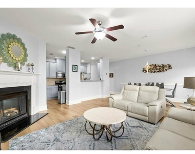 2304 Oakton Place Se - Photo Thumbnail 5