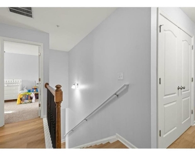 2304 Oakton Place Se - Photo Thumbnail 11