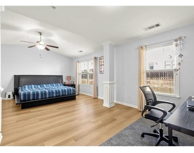 2304 Oakton Place Se - Photo Thumbnail 14