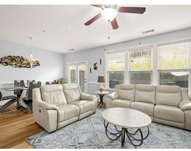 2304 Oakton Place Se - Photo Thumbnail 6