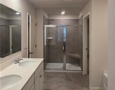 3370 Greyton Drive - Photo Thumbnail 18