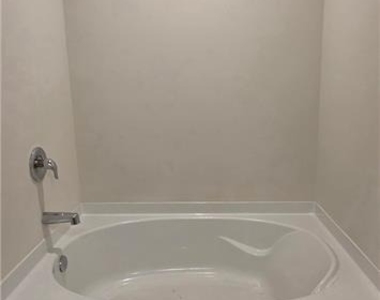 3370 Greyton Drive - Photo Thumbnail 21
