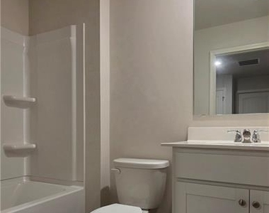 3370 Greyton Drive - Photo Thumbnail 11
