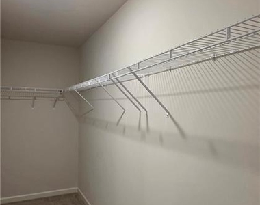 3370 Greyton Drive - Photo Thumbnail 17