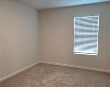 3370 Greyton Drive - Photo Thumbnail 9