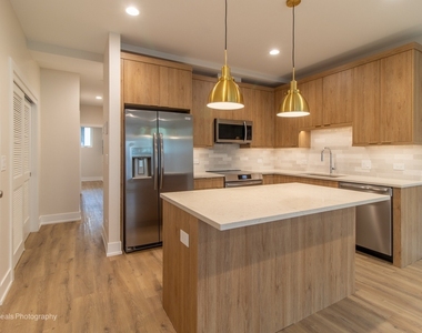 507 E 60th Street - Photo Thumbnail 4
