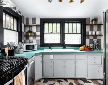 909 Austin Avenue Ne - Photo Thumbnail 15
