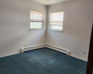 8417 W Berwyn Avenue - Photo Thumbnail 12