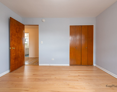 8417 W Berwyn Avenue - Photo Thumbnail 17