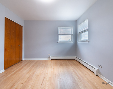 8417 W Berwyn Avenue - Photo Thumbnail 16